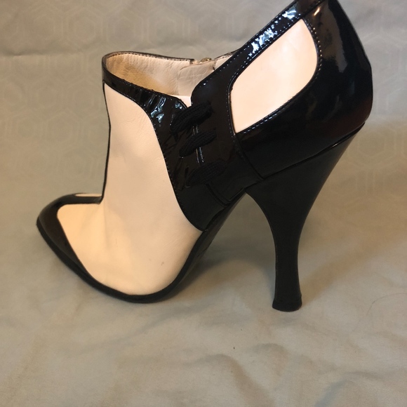 Size 36 (US 6) SAINT LAURENT Leather Vintage Boot - Picture 4 of 8